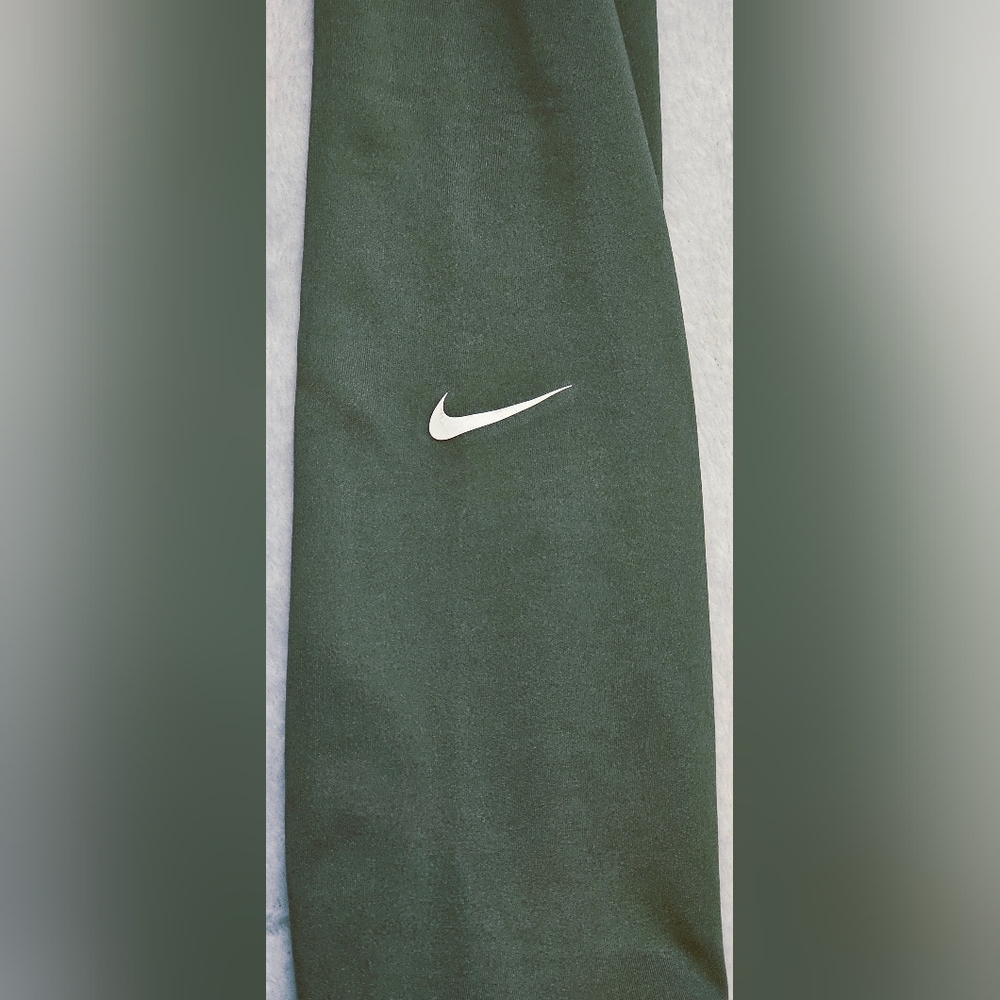 Nike Girls Medium Green Leggings - Picture 3 of 4
